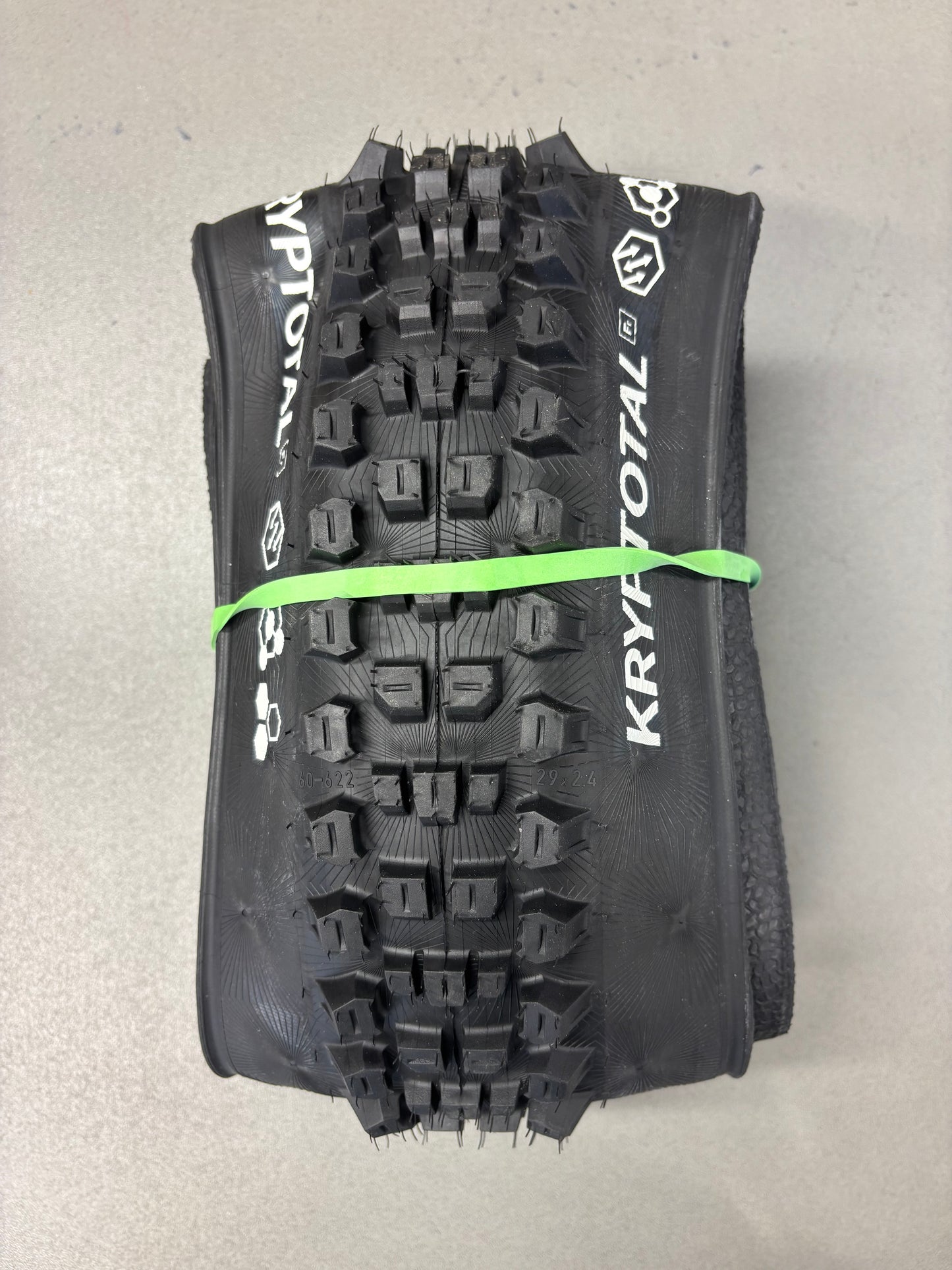 COPPIA COP CONTINENTAL KRYPTOTAL 29 2.40