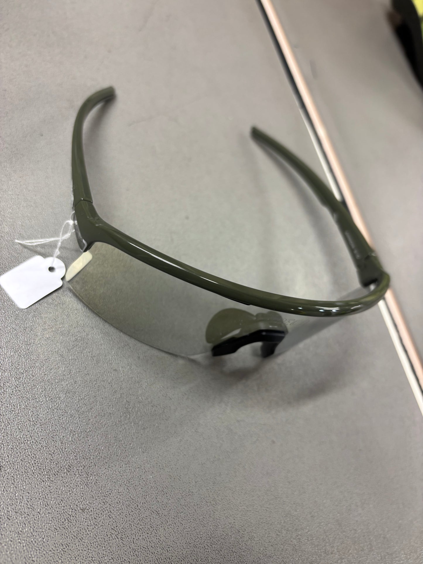 OCCHIALE NEON ARROW 2.0 DARK OLIVE