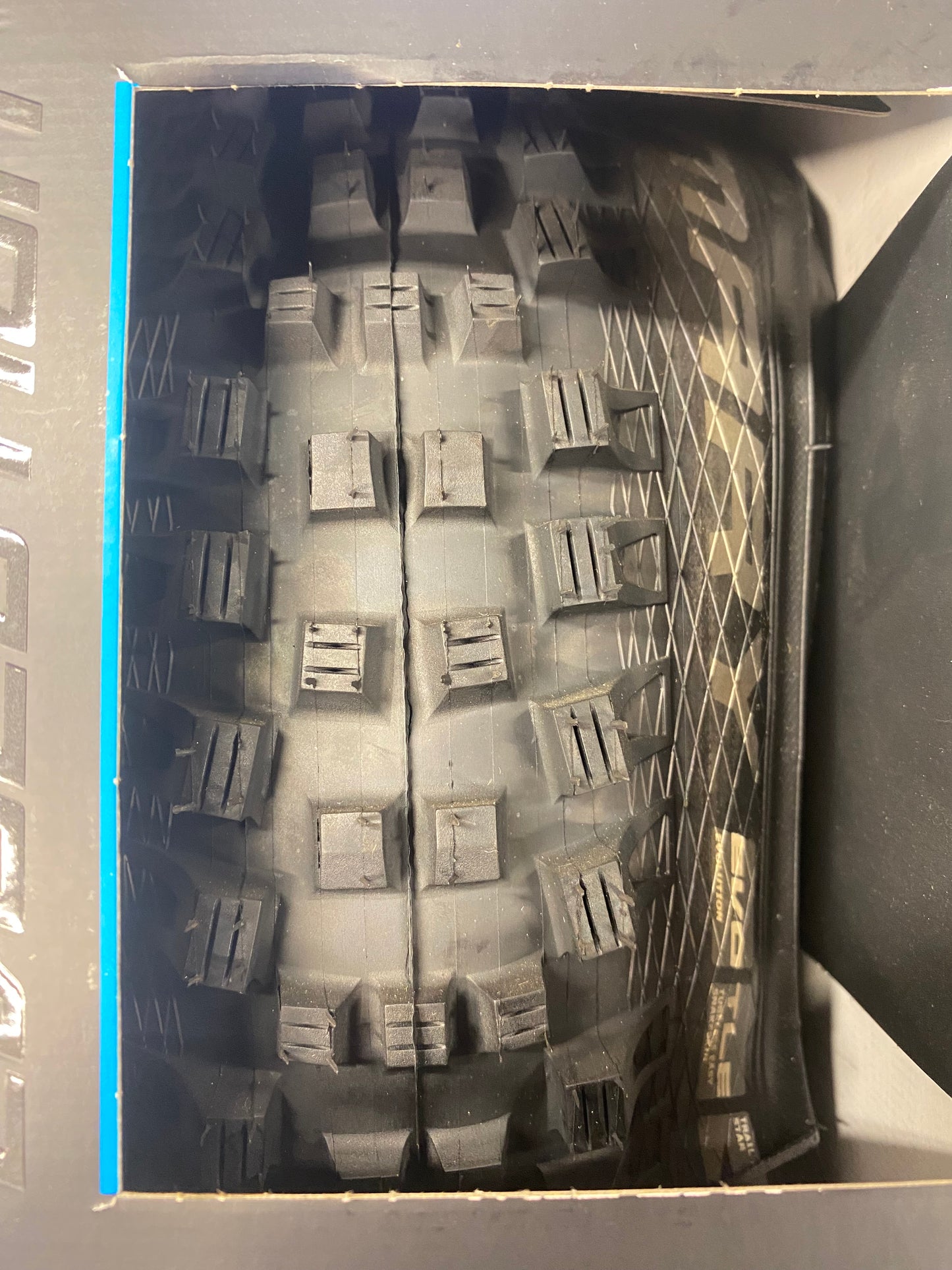 COP SCHWALBE MAGIC MARY 27.5 2.35