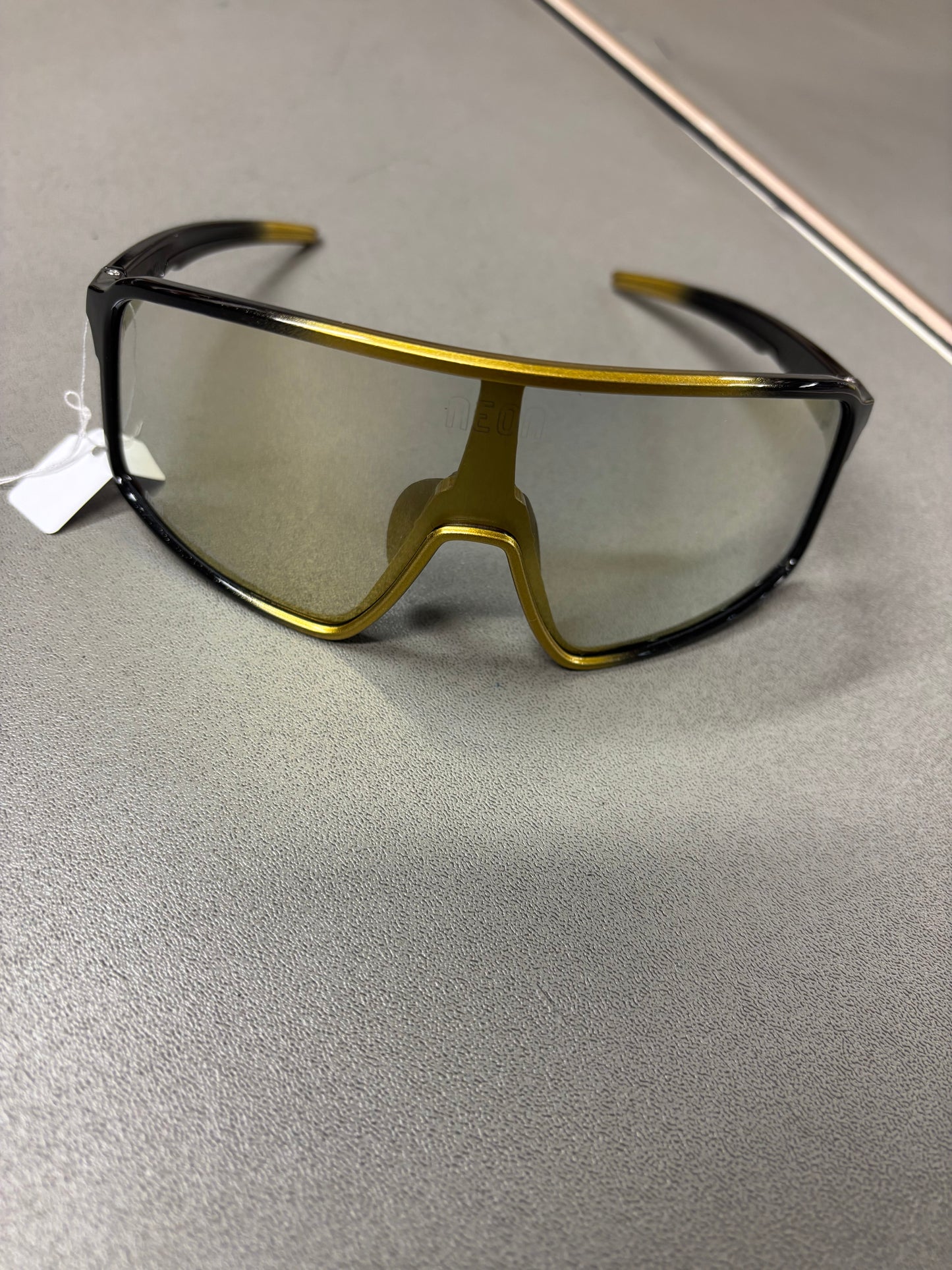 OCCHIALE NEON STRATUS NERO-ORO