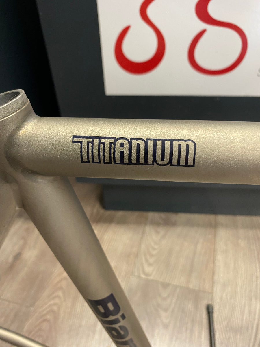 TELAIO BIANCHI TITANIO USATO