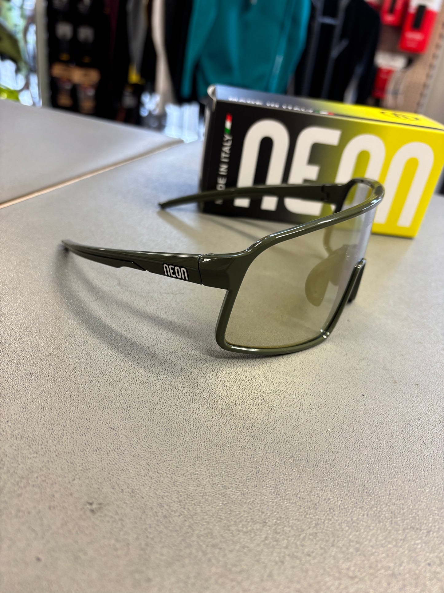 OCCHIALE NEON STRATUS DARK OLIVE