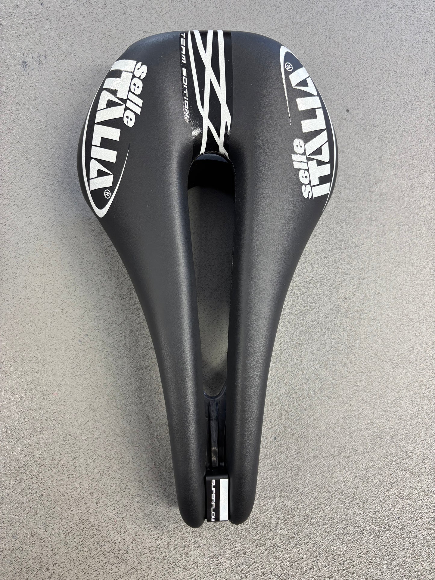 SELLA NOVUS BOOST TEAM EDITION CARBONIO